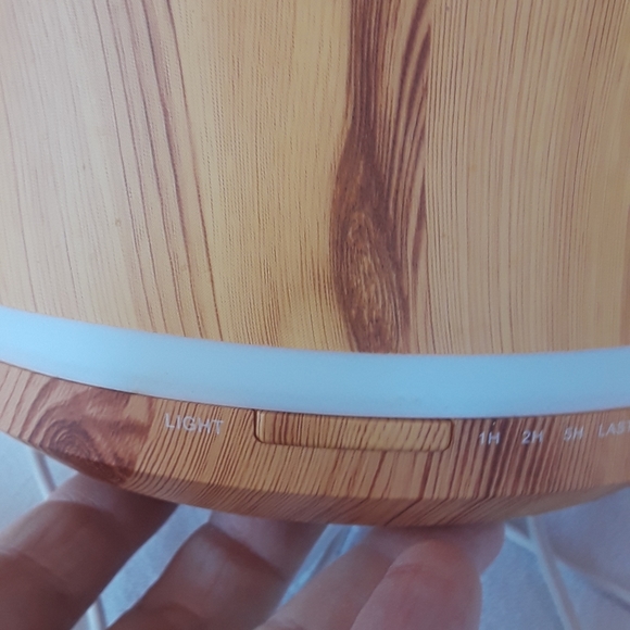 Aroma Diffuser Lamp, wood grain, Lighted, varied colors,adjustable time settings - Picture 7 of 11
